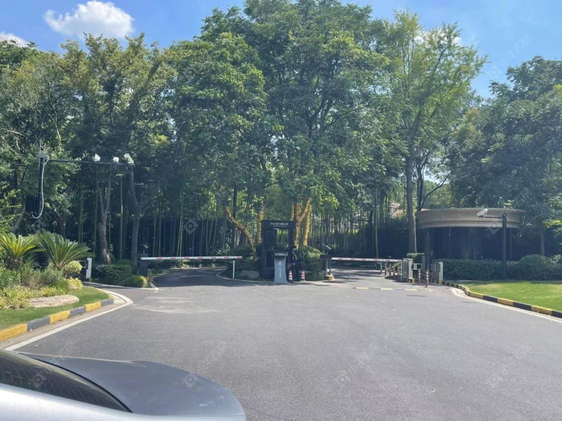 佘山月湖山庄封面图_小牛看房