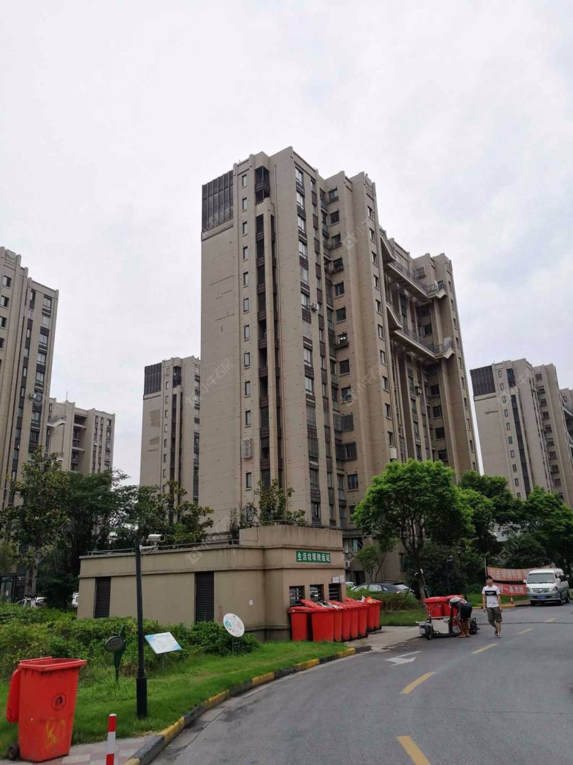 绿地新江桥城南区封面图_小牛看房